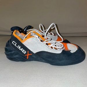Unisex rock climbing shoes